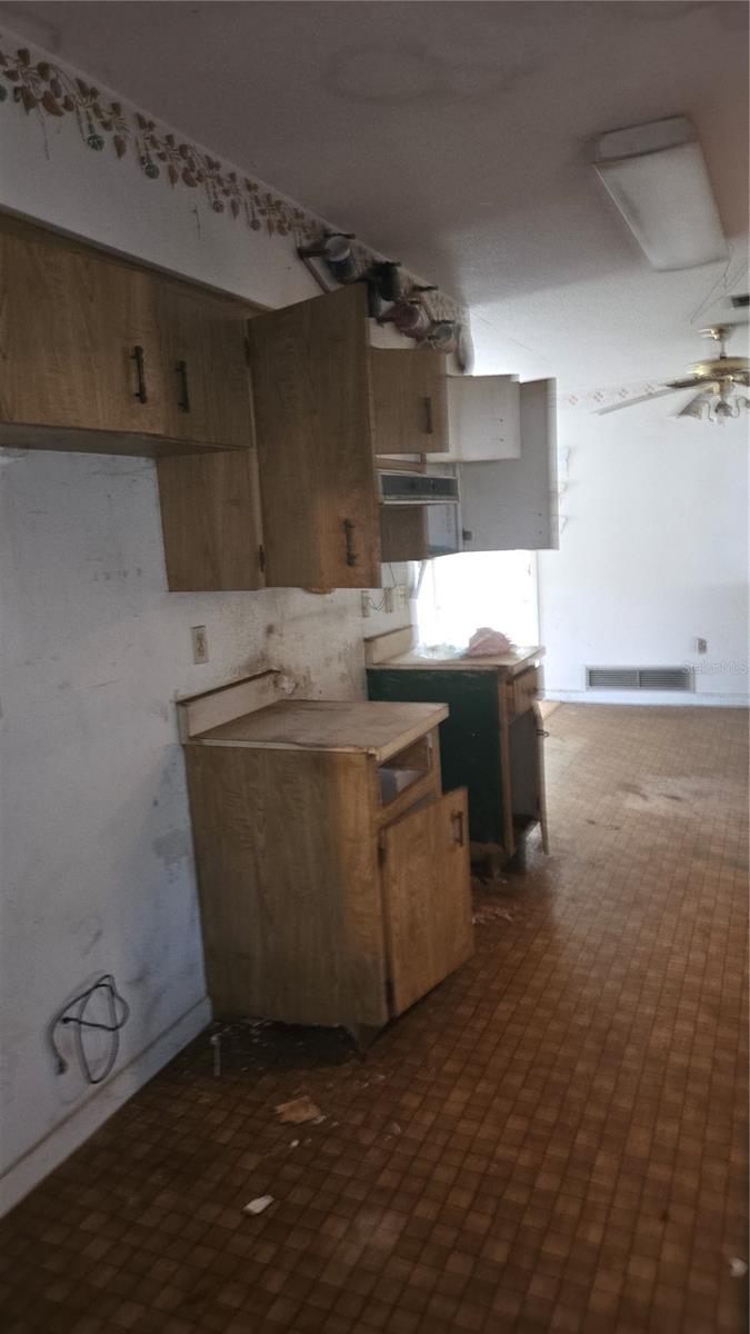 220 MOUNT PLEASANT RD — photo 22