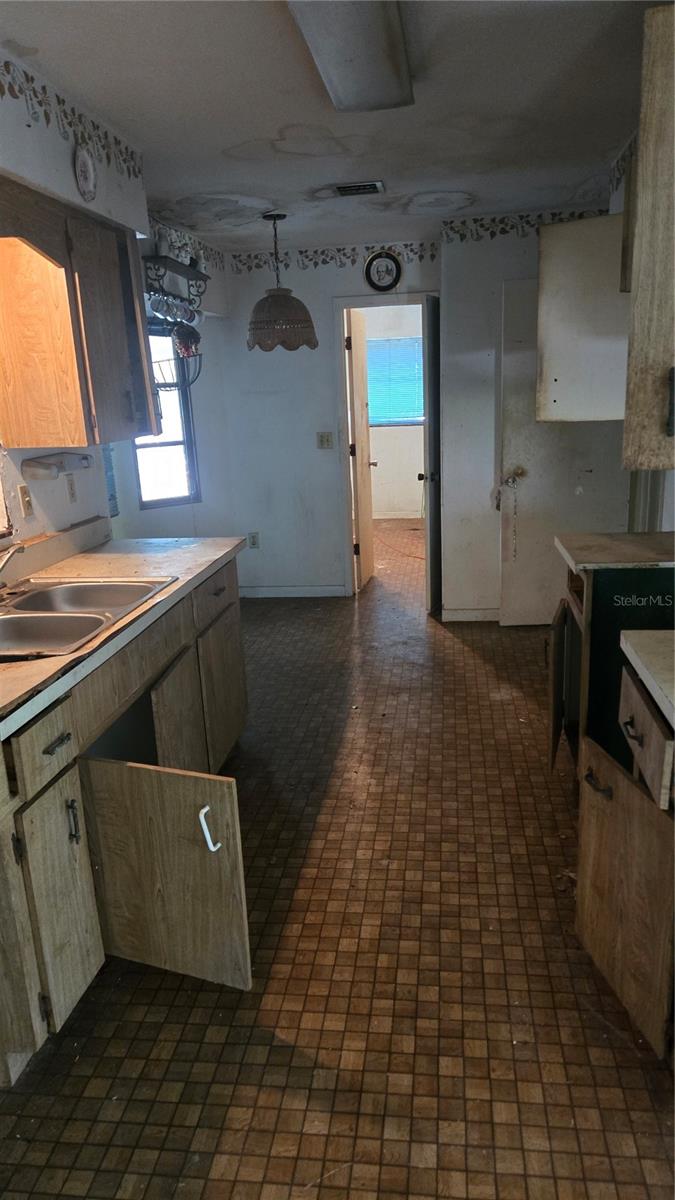 220 MOUNT PLEASANT RD — photo 5