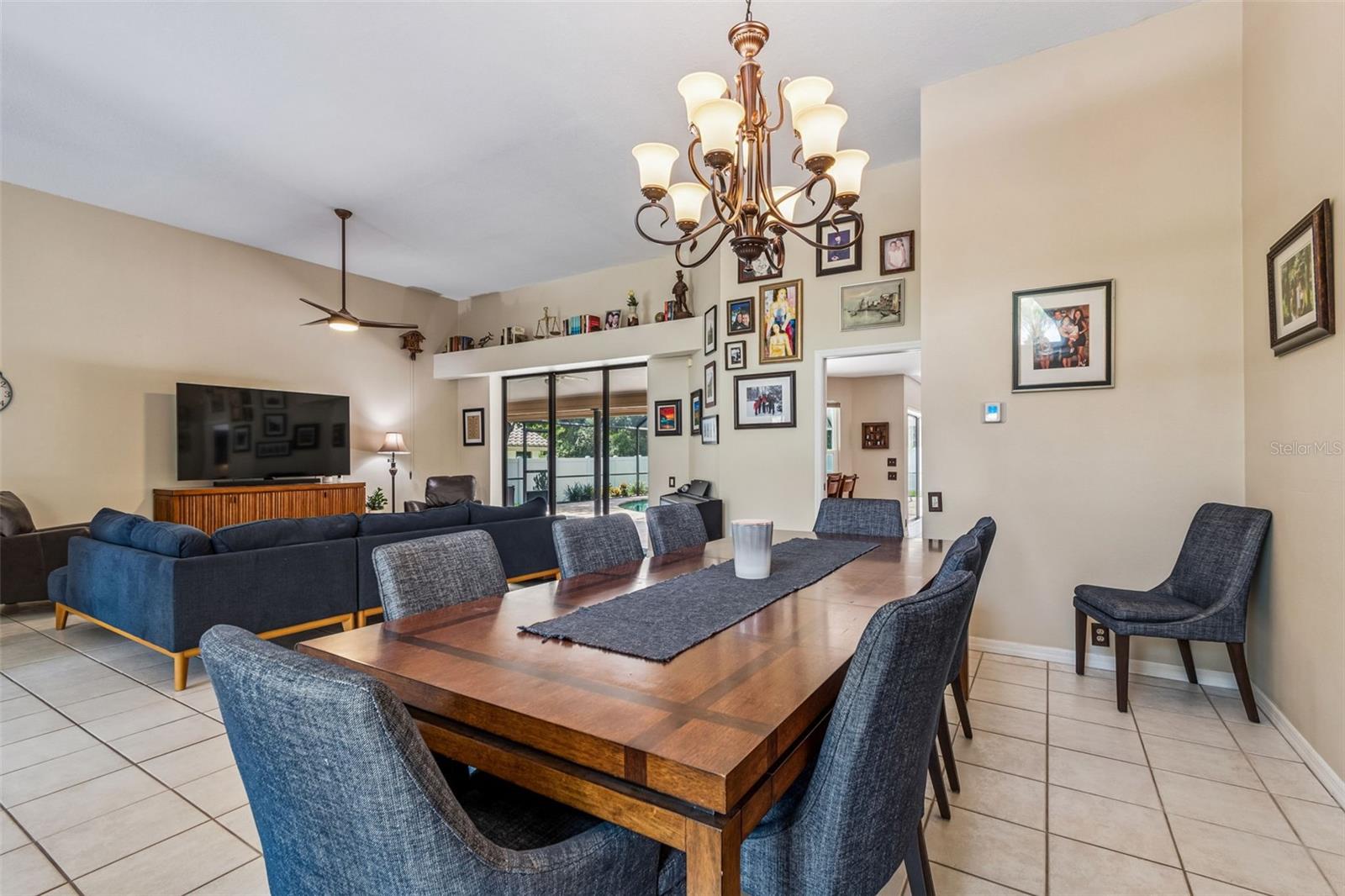2937 HILLCREEK CIR S — photo 4