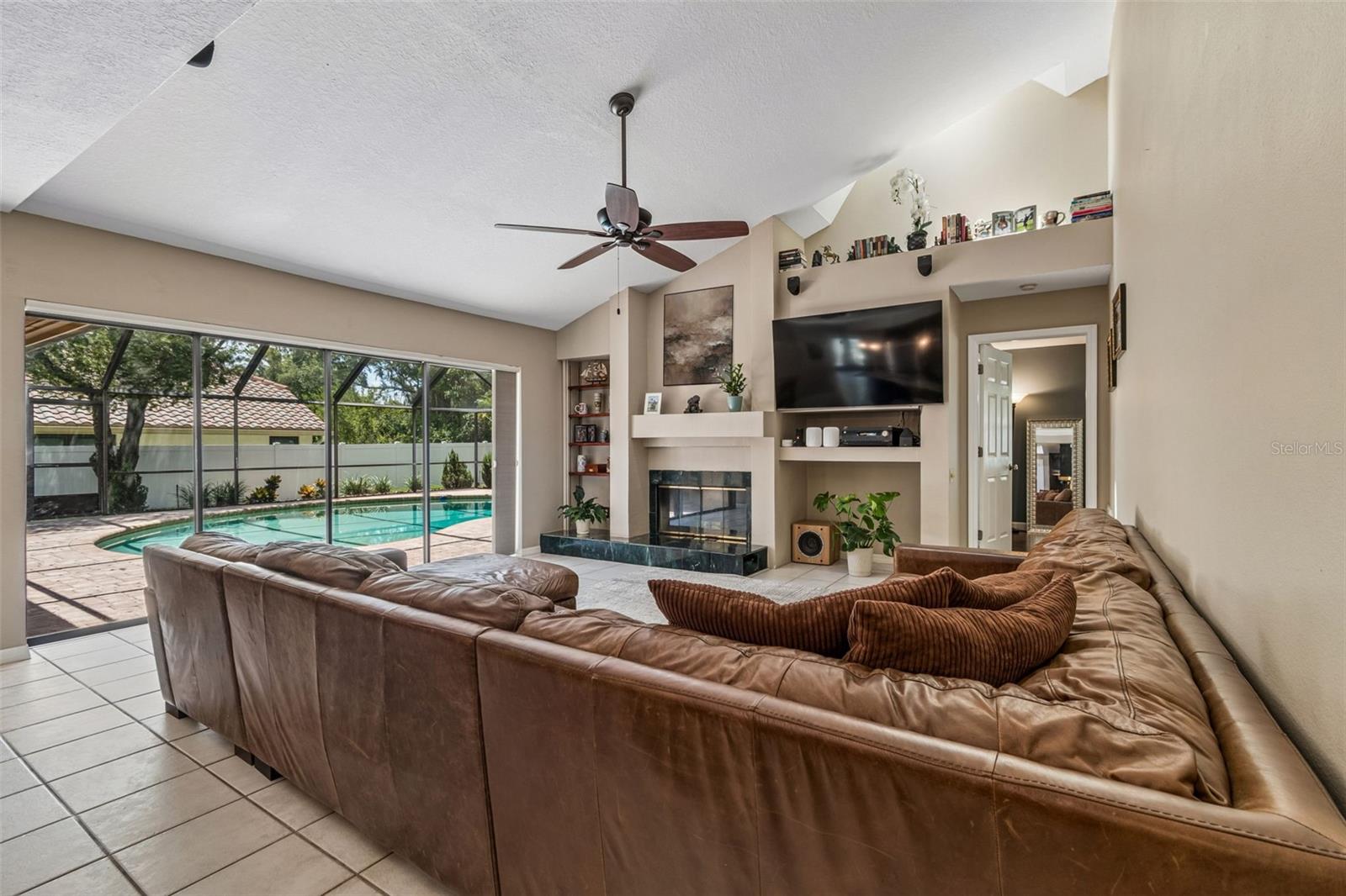 2937 HILLCREEK CIR S — photo 26