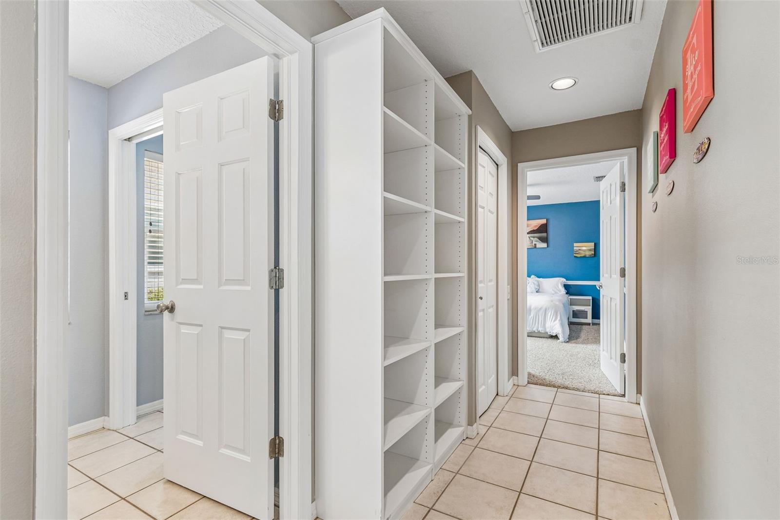 2937 HILLCREEK CIR S — photo 36