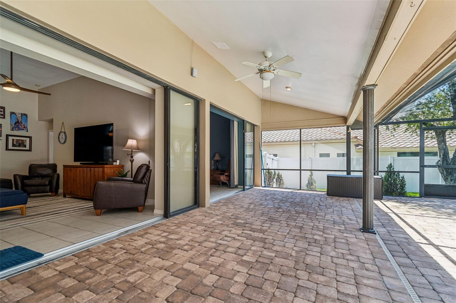 2937 HILLCREEK CIR S — photo 39