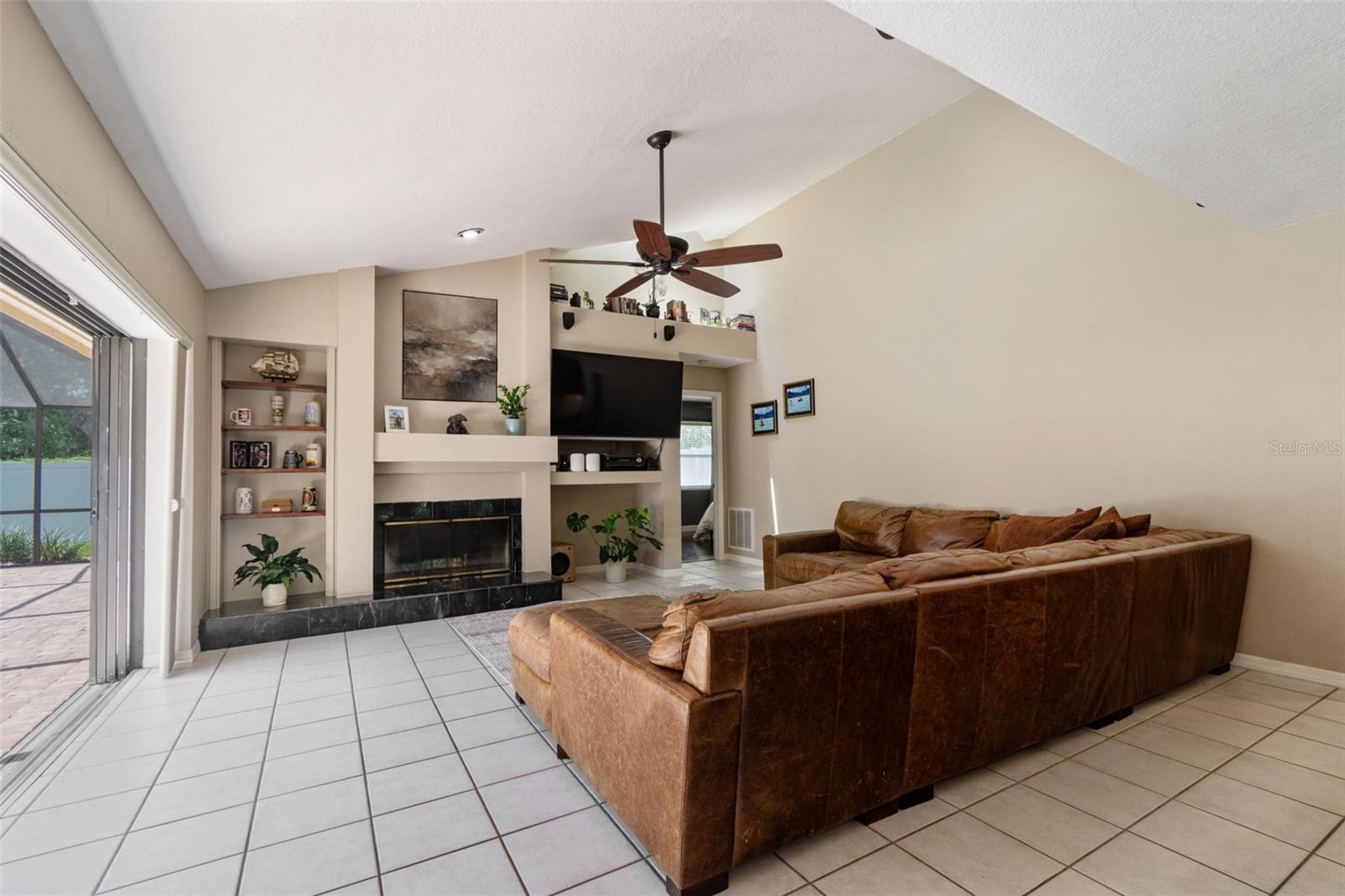 2937 HILLCREEK CIR S — photo 25
