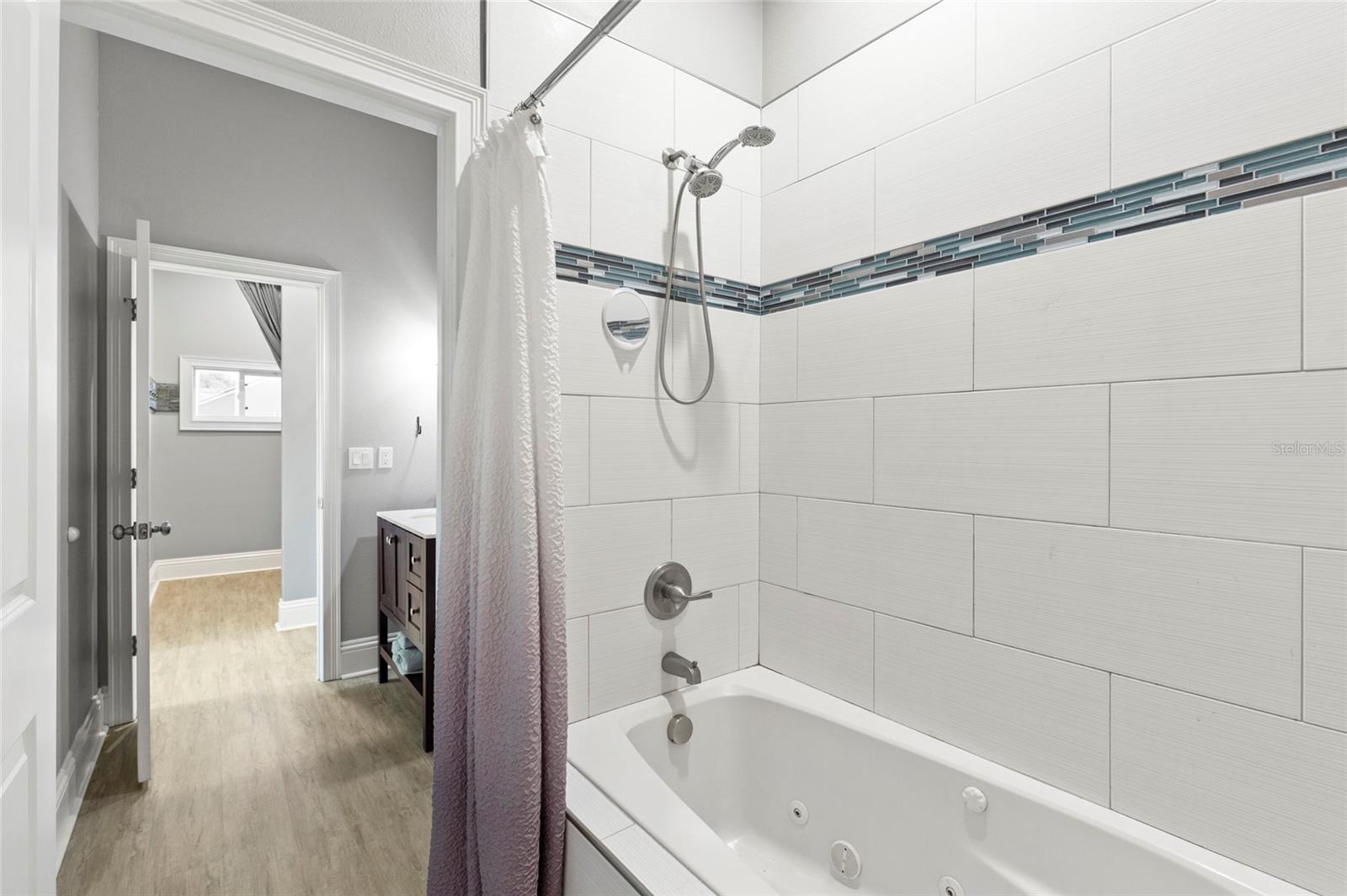 15710 COLDING LOOP — photo 27