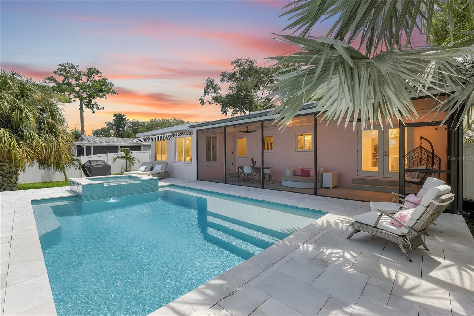 223 PINECREST DR — photo 3