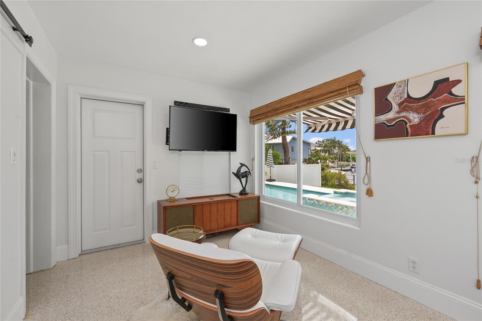 223 PINECREST DR — photo 30
