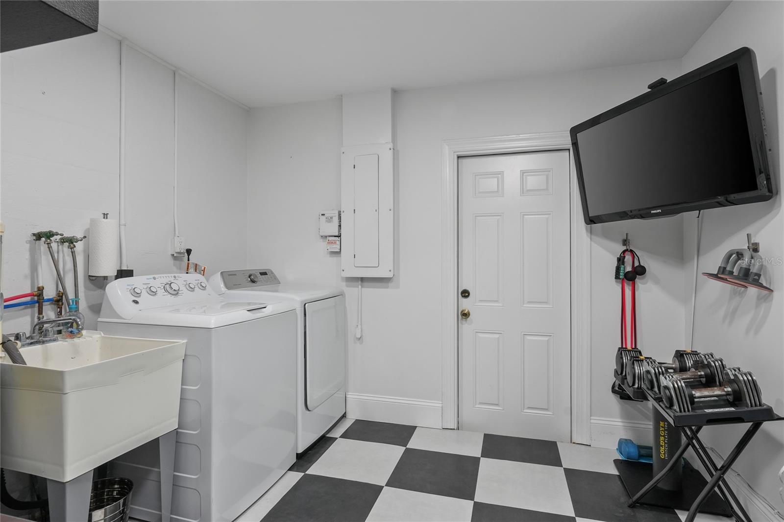 223 PINECREST DR — photo 36