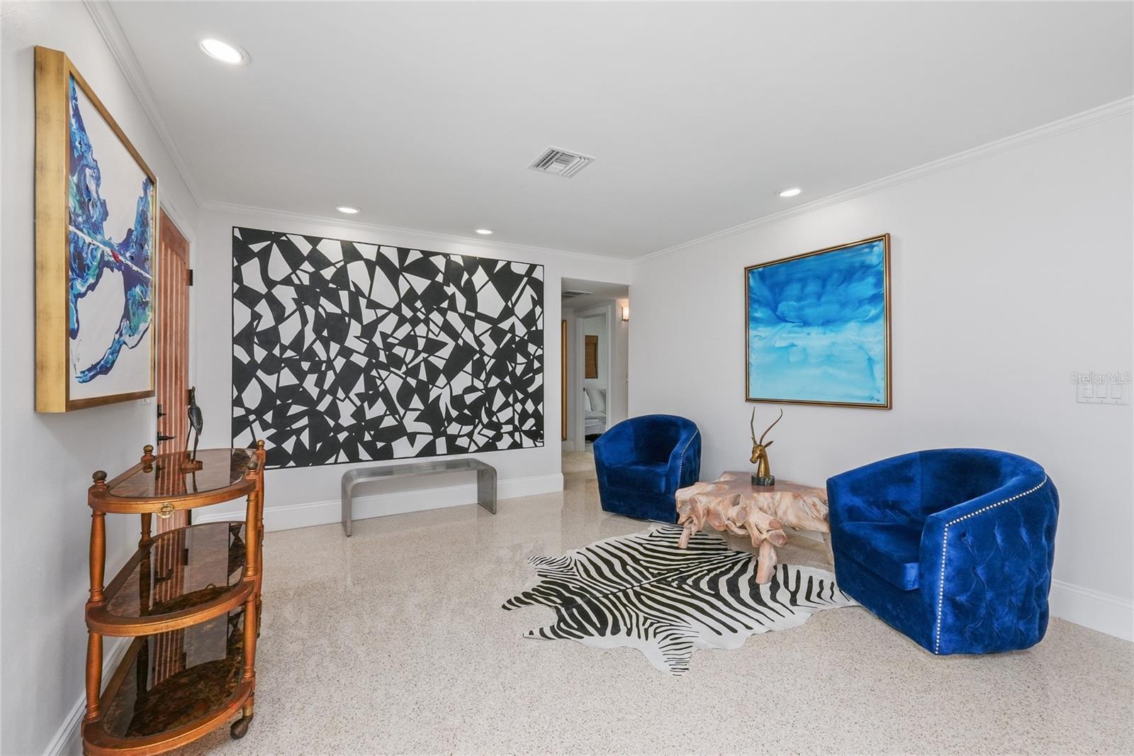 223 PINECREST DR — photo 13
