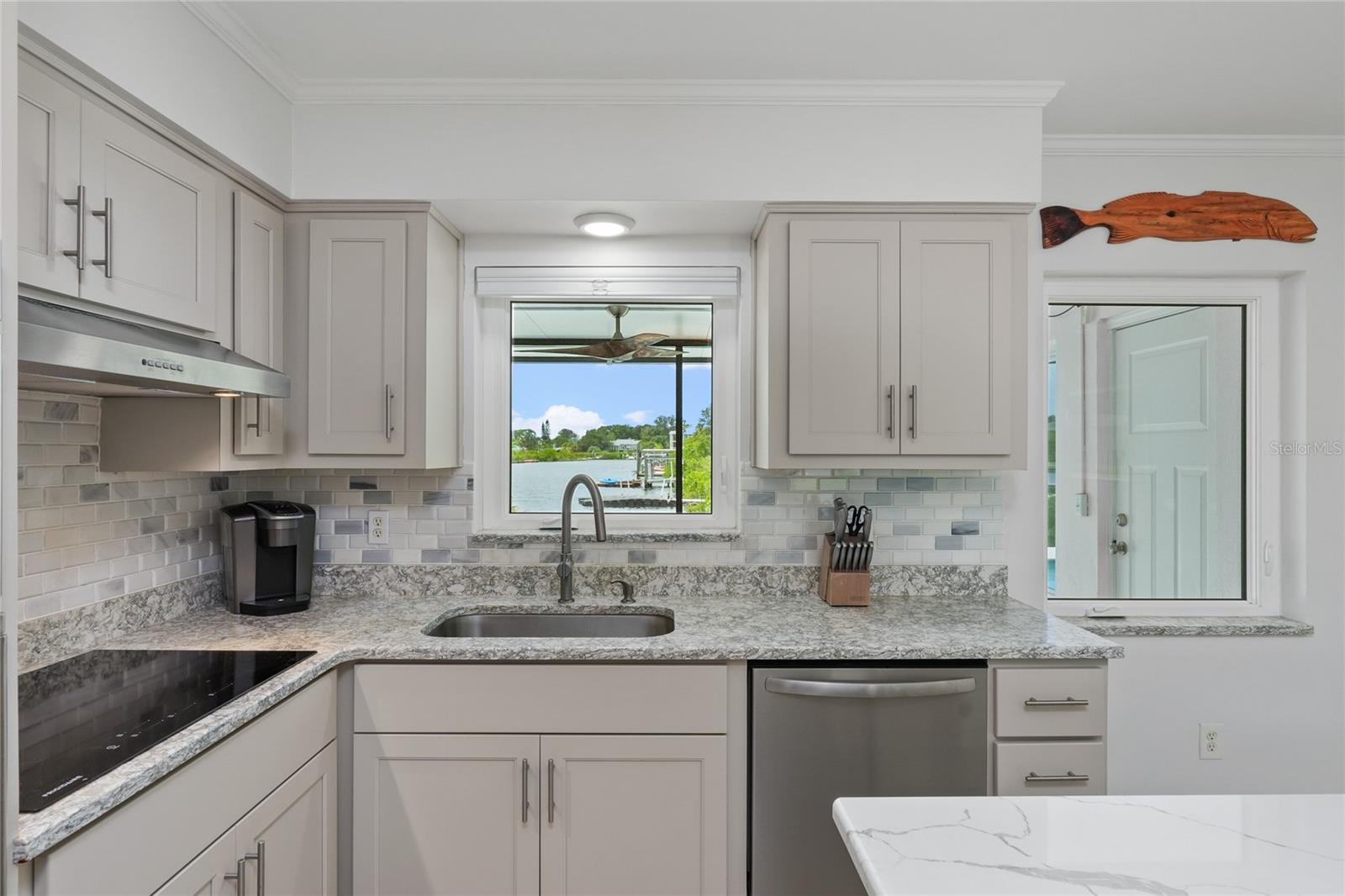 223 PINECREST DR — photo 21