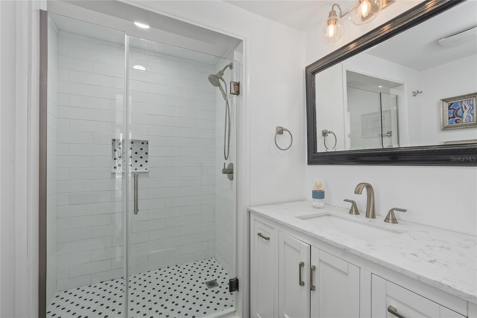 223 PINECREST DR — photo 33