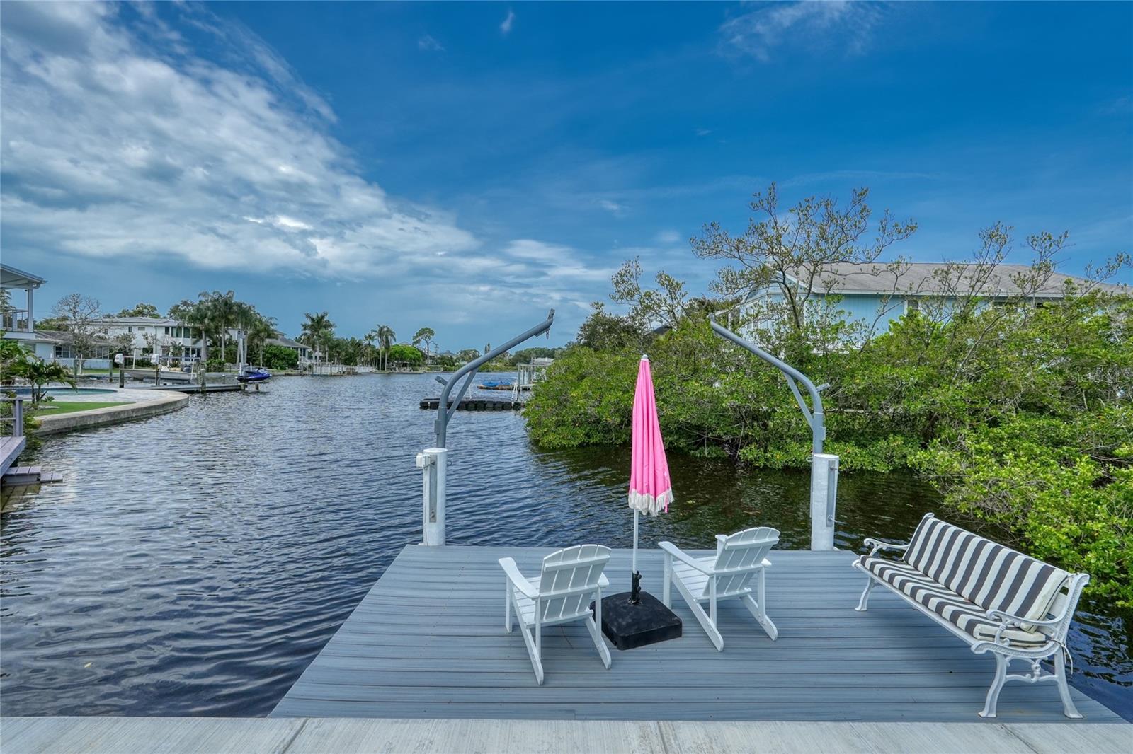 223 PINECREST DR — photo 2