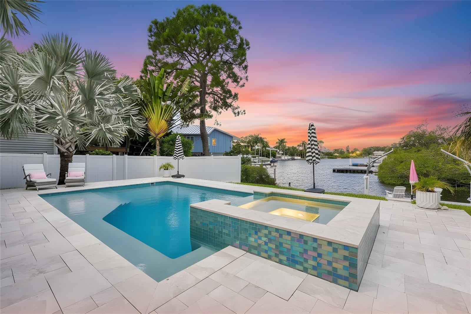 223 PINECREST DR — photo 4