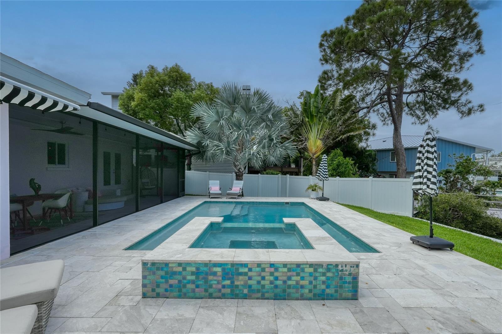 223 PINECREST DR — photo 7