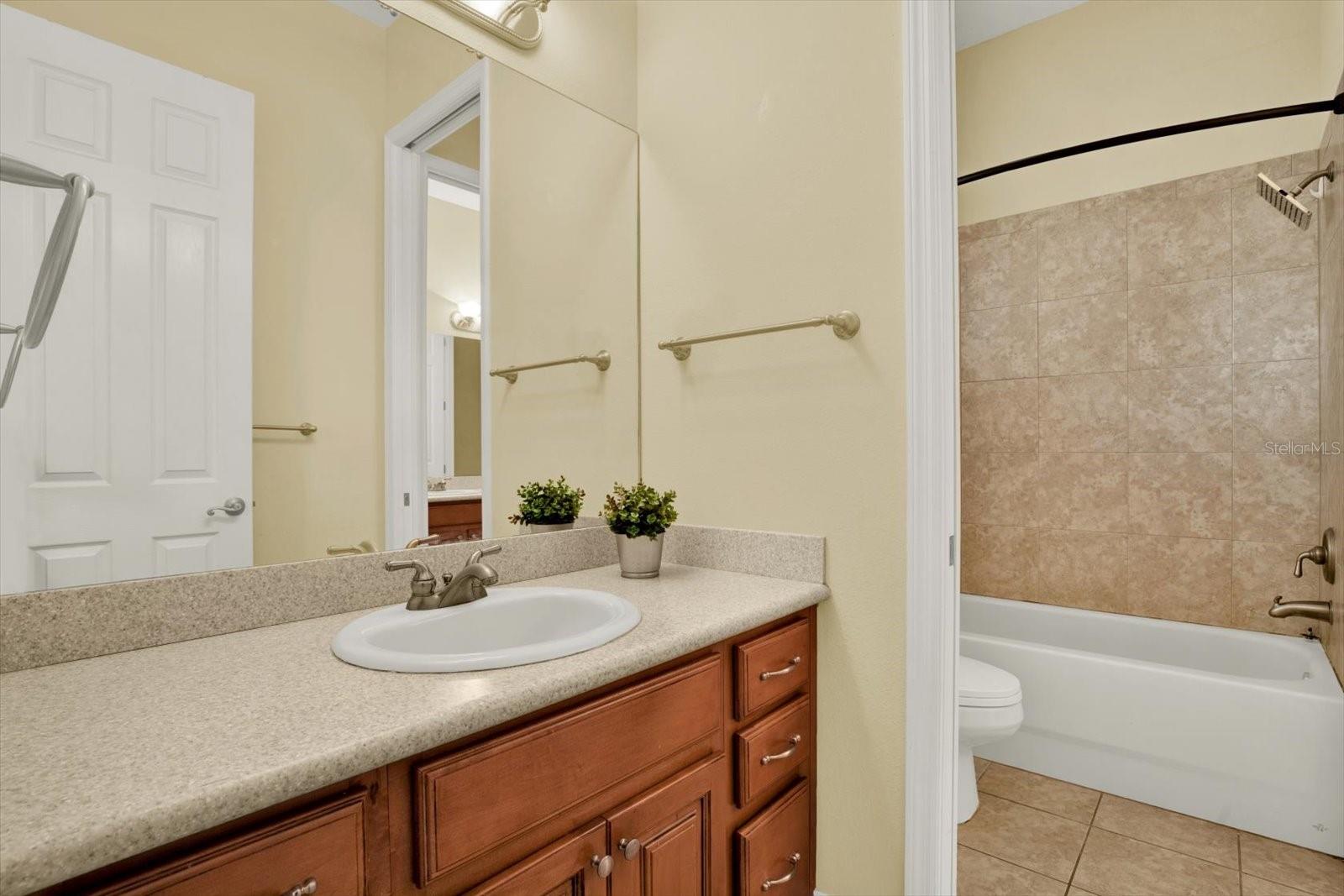 5207 LAKE VENICE DR — photo 33