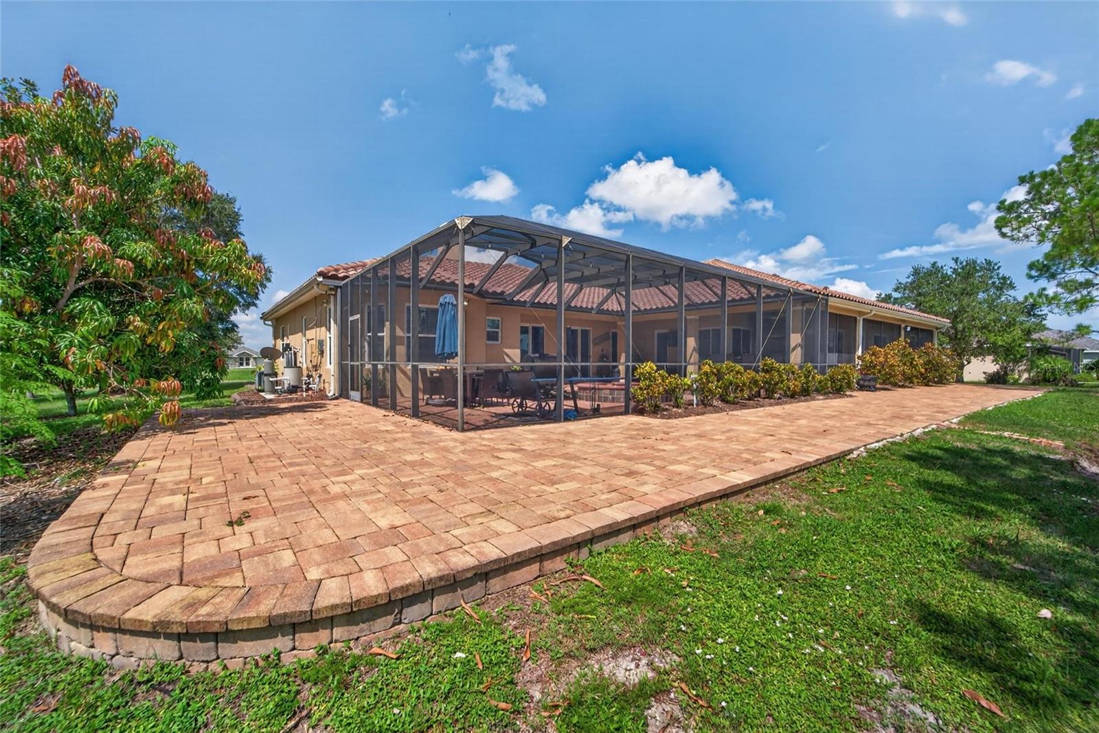 5207 LAKE VENICE DR — photo 57