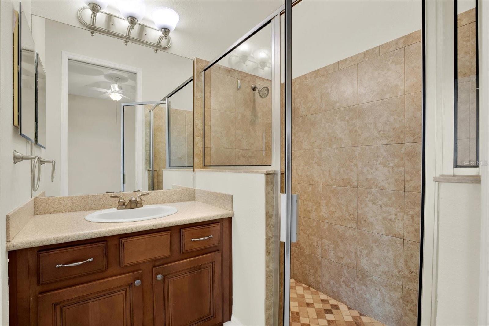 5207 LAKE VENICE DR — photo 43