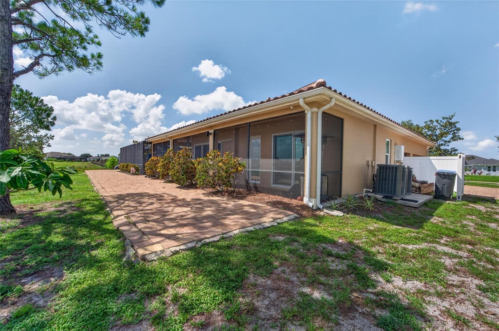 5207 LAKE VENICE DR — photo 58