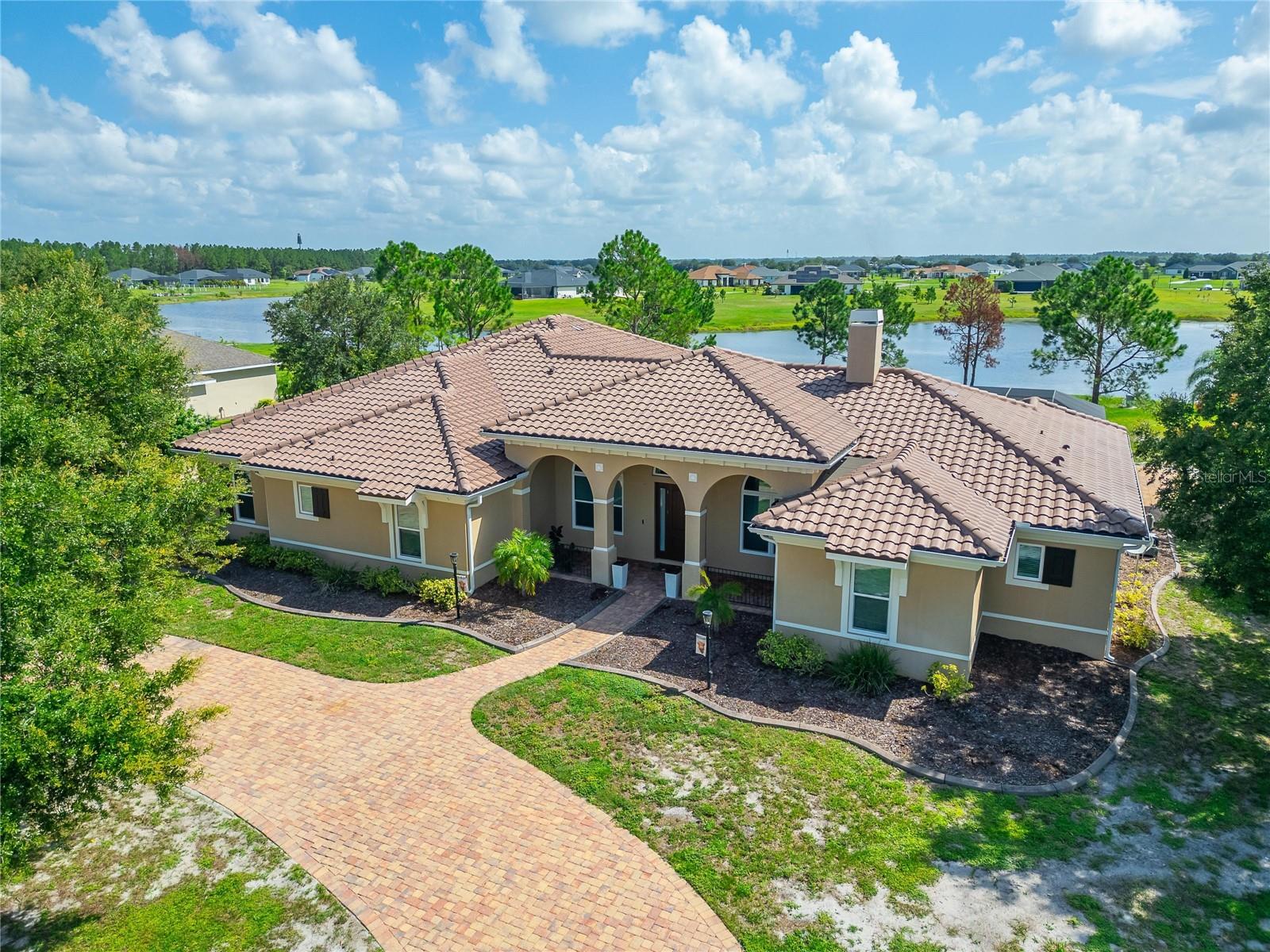 5207 LAKE VENICE DR — photo 2