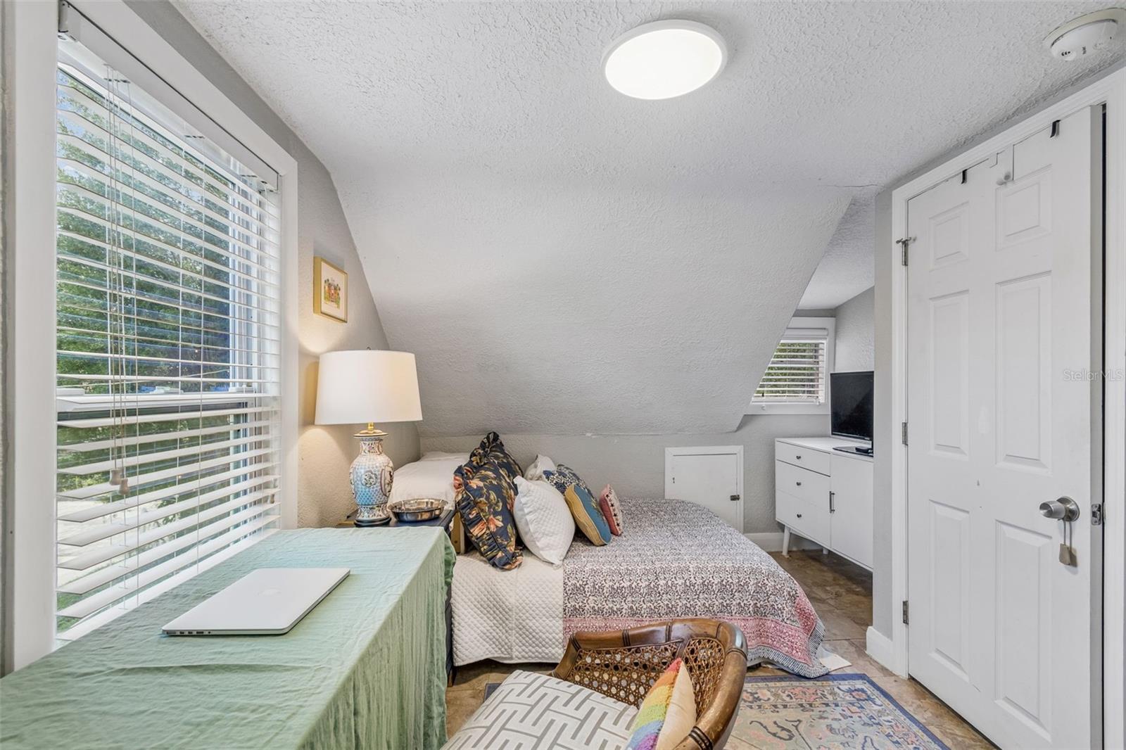 2914 N WOODROW AVE — photo 23