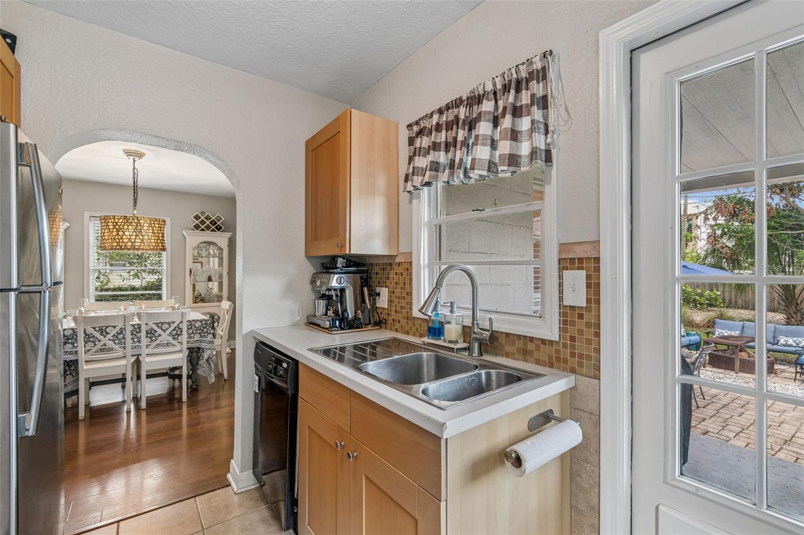 2914 N WOODROW AVE — photo 16