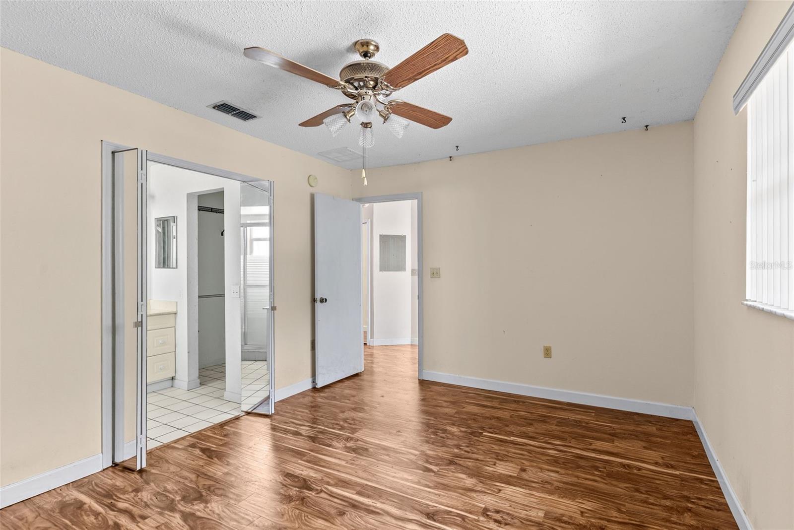 436 MANOR BLVD — photo 9