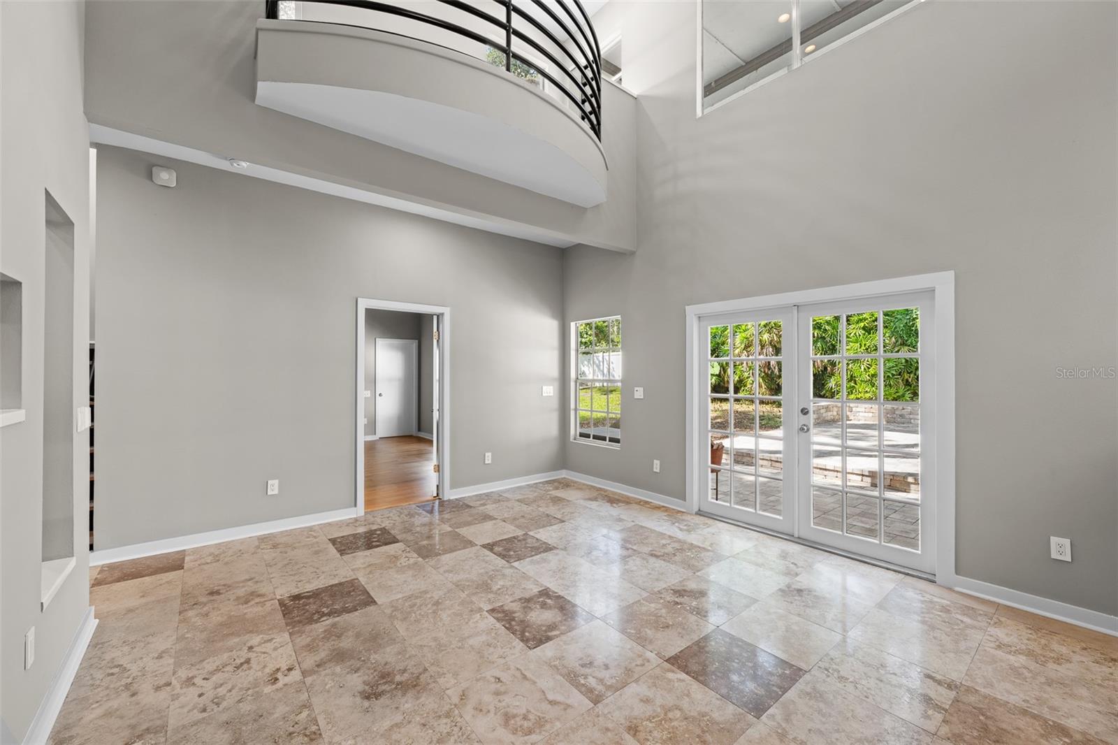 1513 E PARK CIR — photo 11