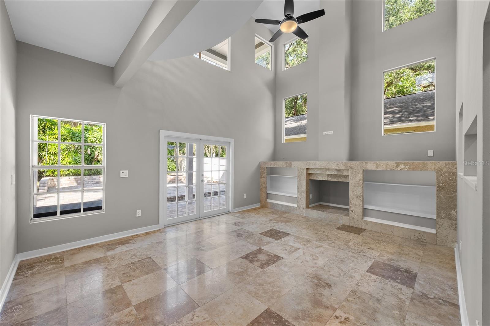 1513 E PARK CIR — photo 9