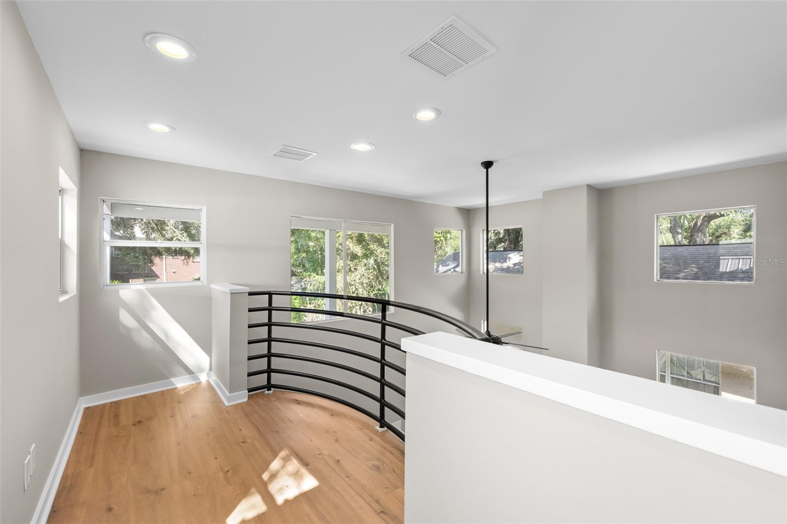 1513 E PARK CIR — photo 21