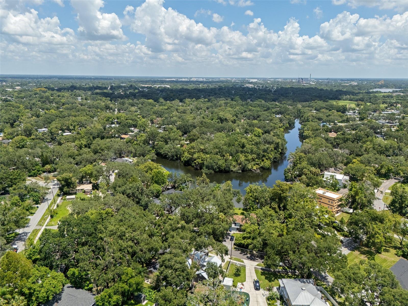 1513 E PARK CIR — photo 31