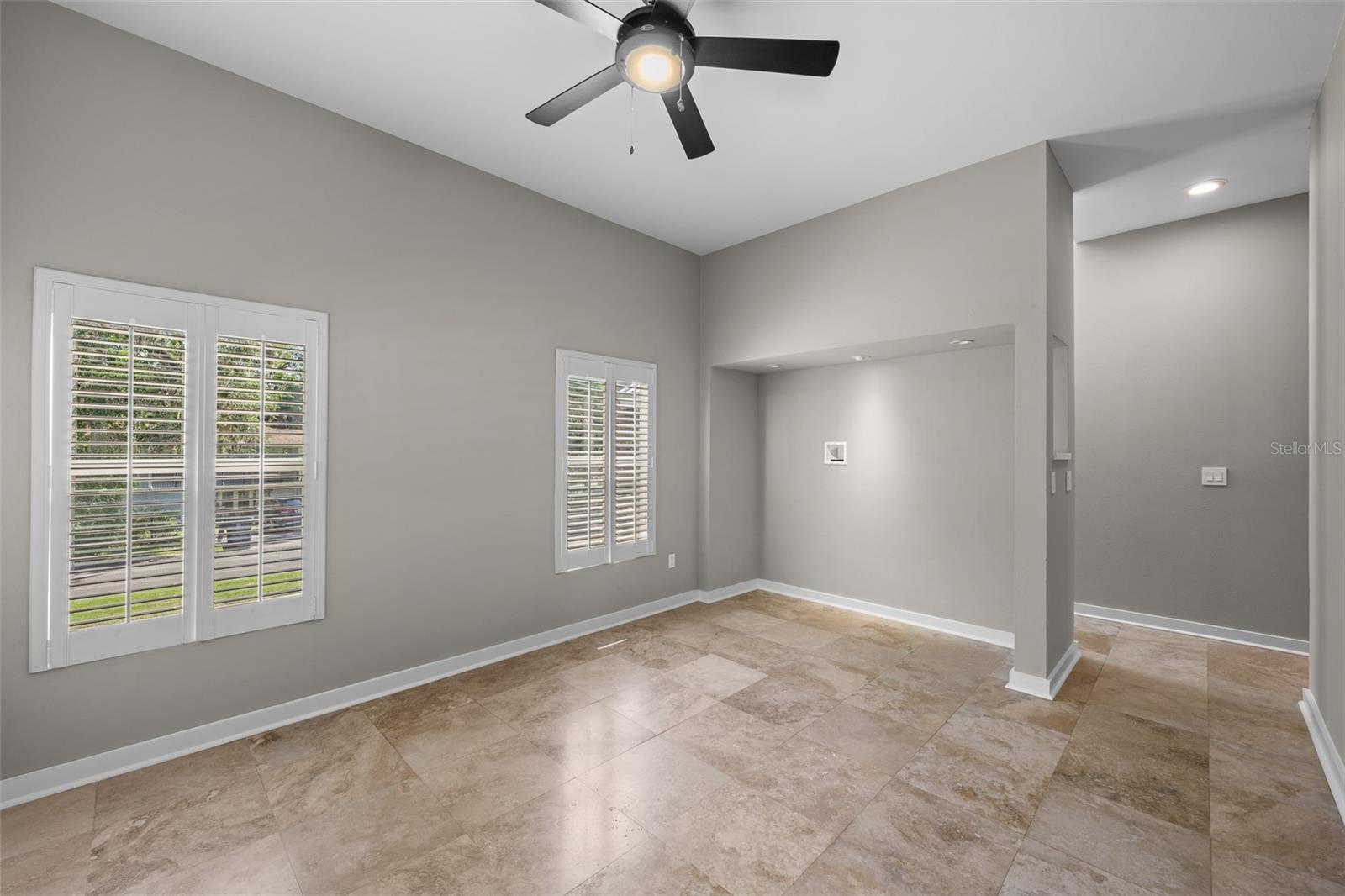 1513 E PARK CIR — photo 19