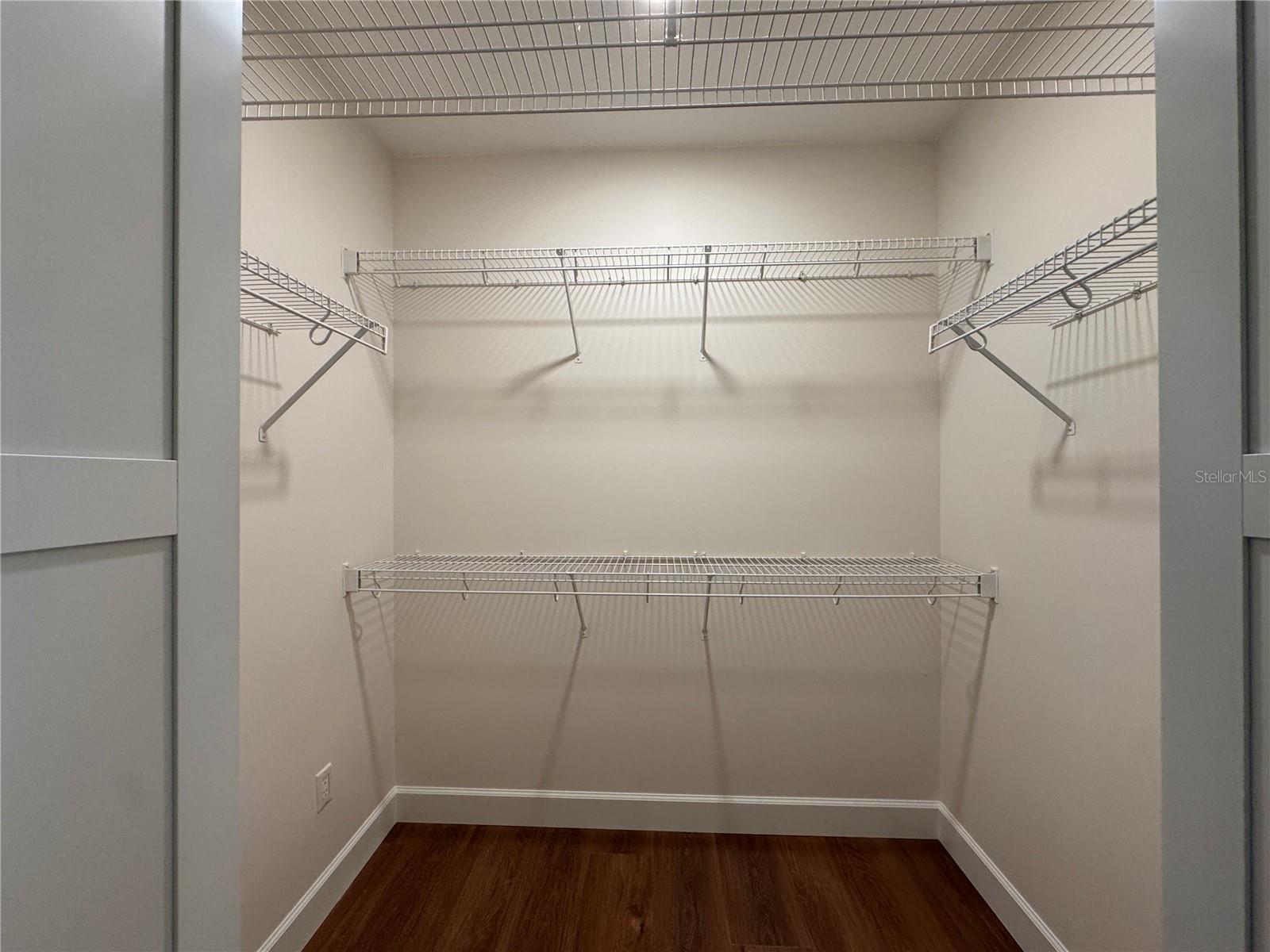 3103 W WAVERLY AVE — photo 39