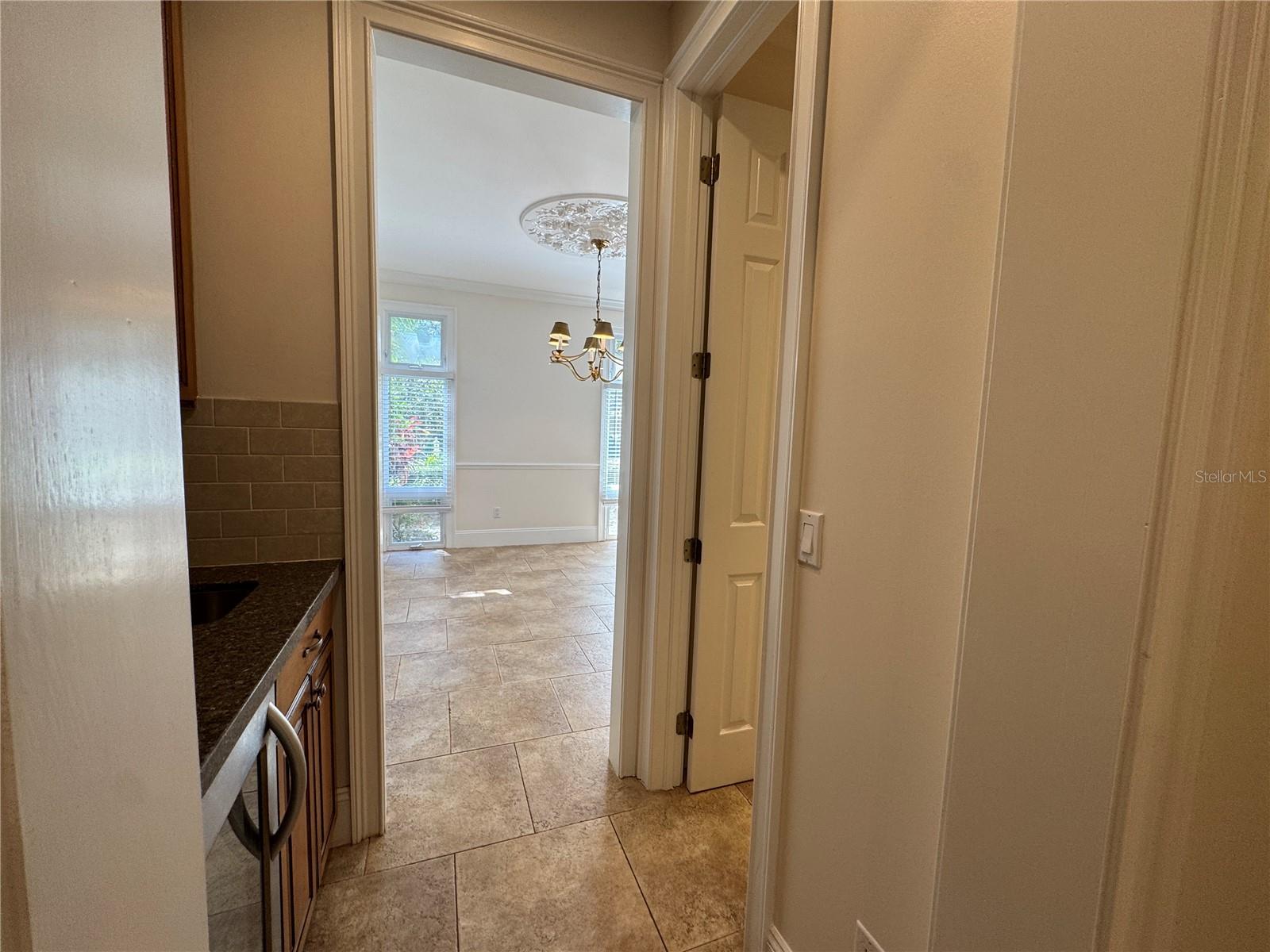 3103 W WAVERLY AVE — photo 22