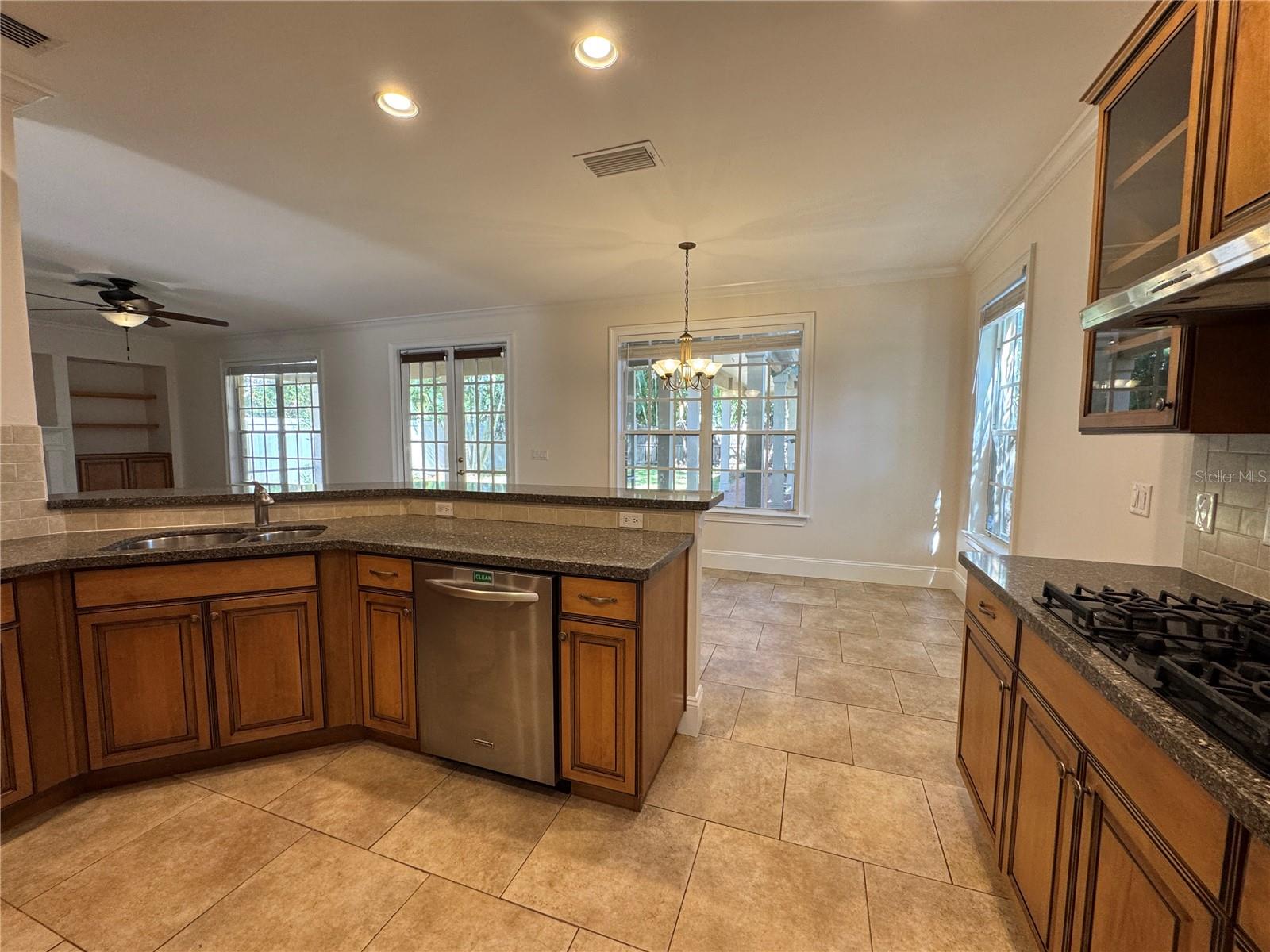 3103 W WAVERLY AVE — photo 13