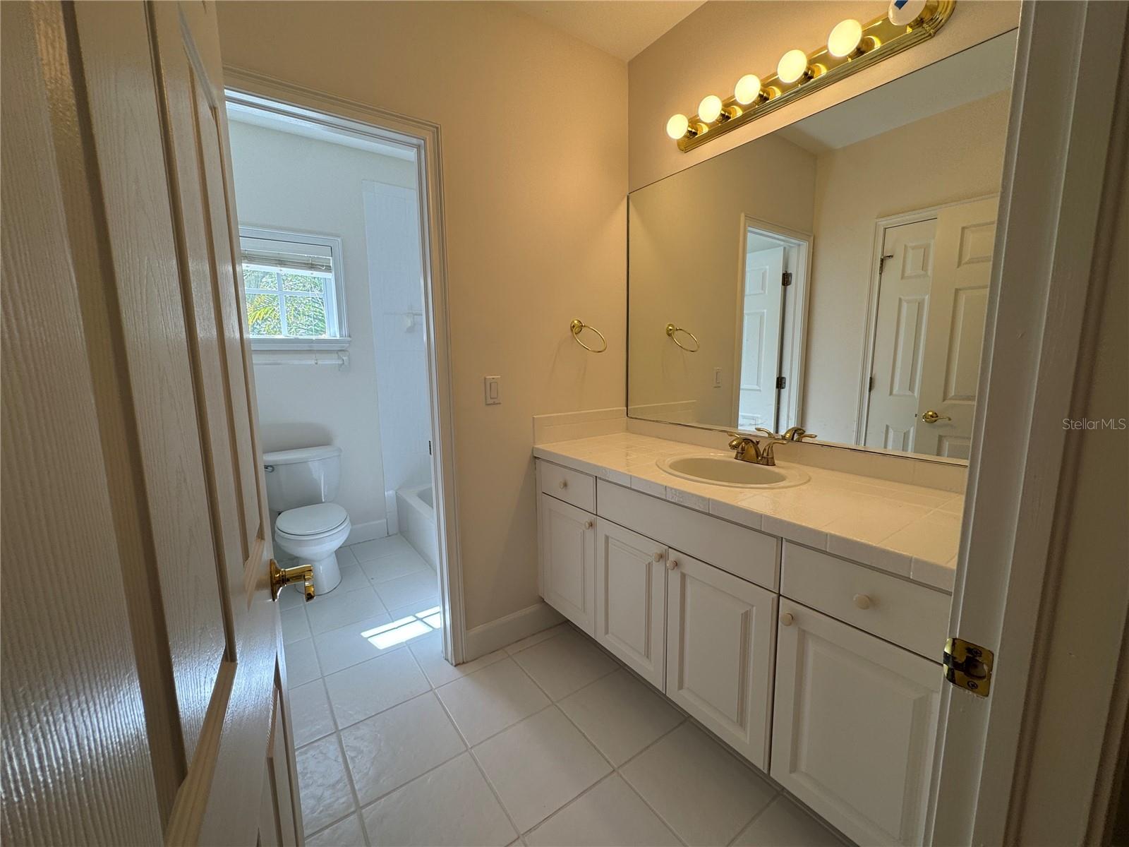 3103 W WAVERLY AVE — photo 49