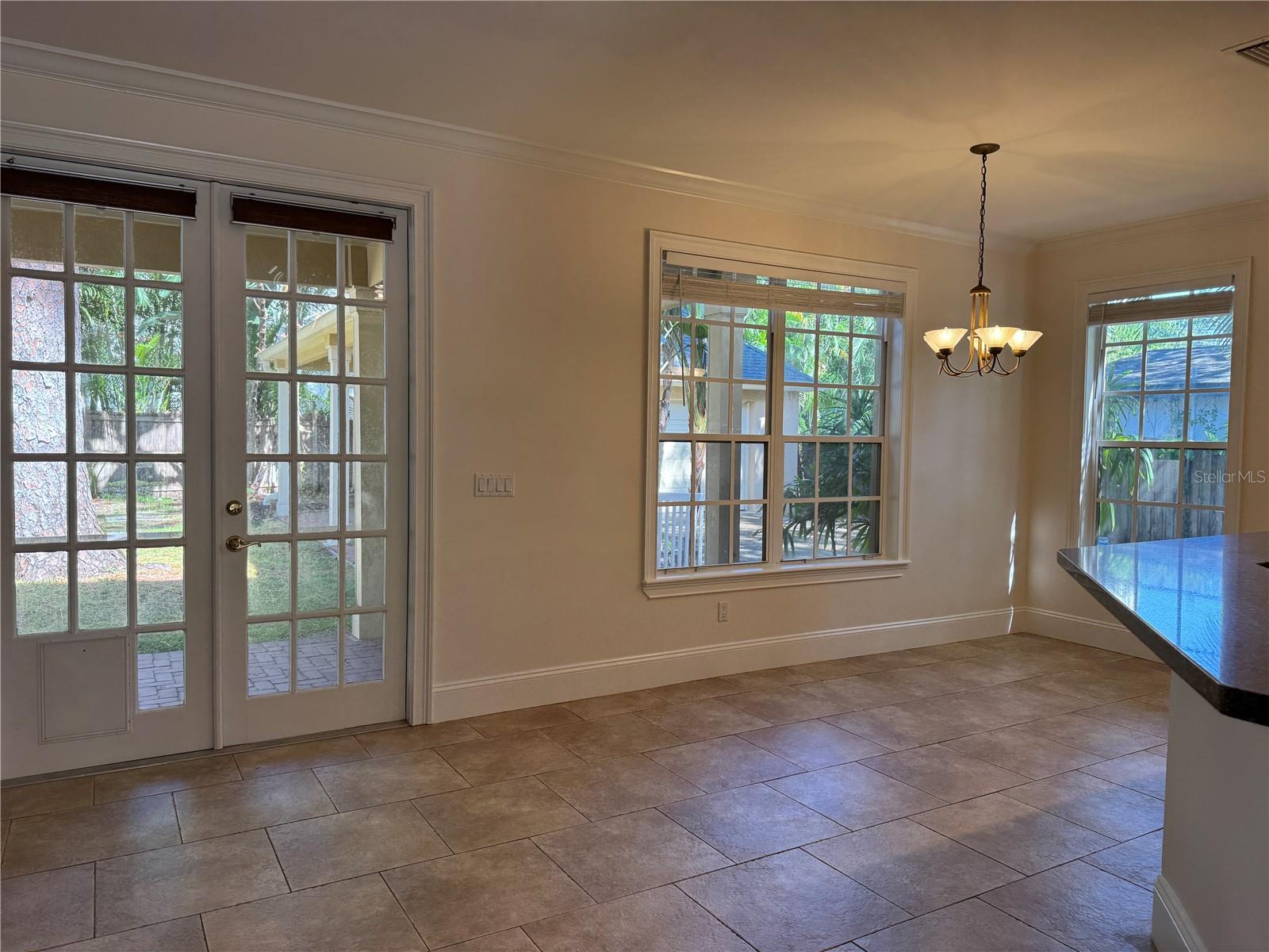 3103 W WAVERLY AVE — photo 63