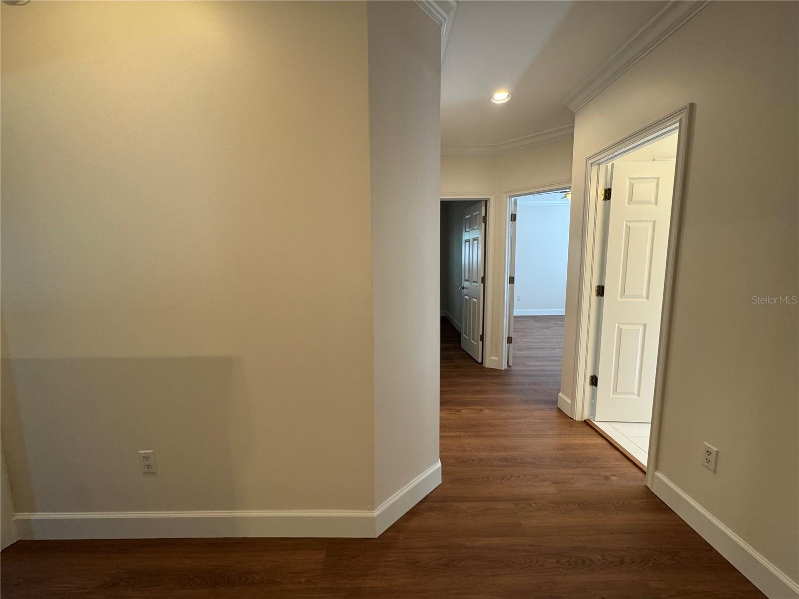 3103 W WAVERLY AVE — photo 29