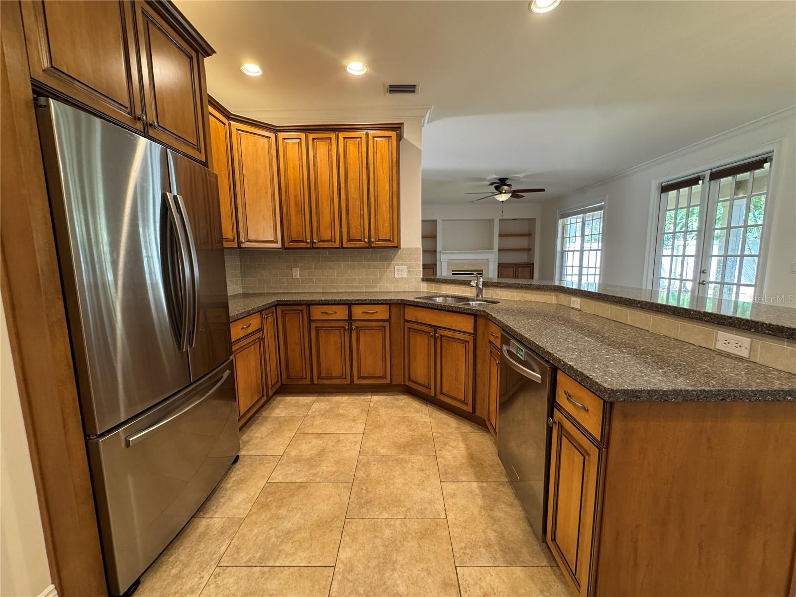 3103 W WAVERLY AVE — photo 15