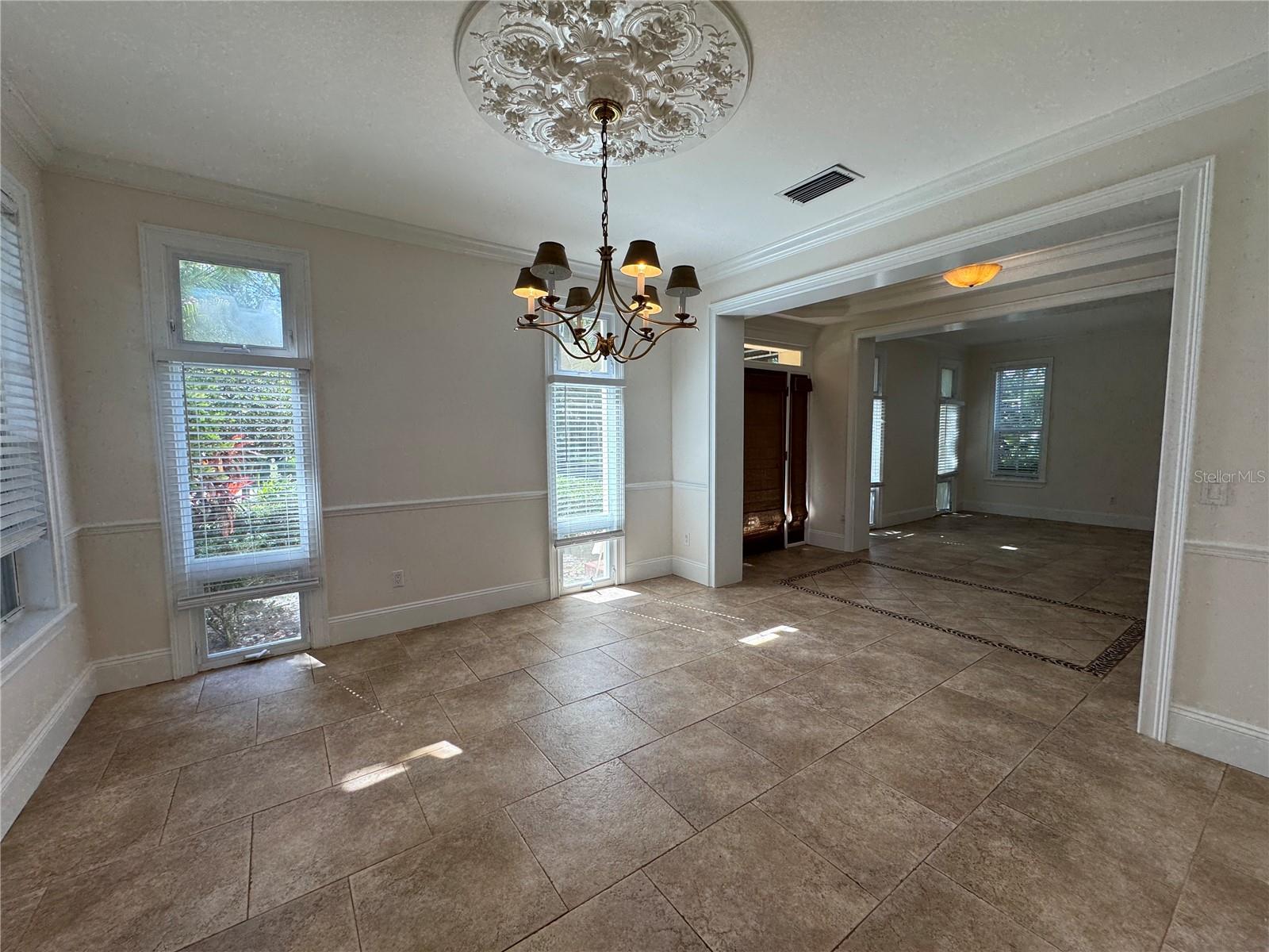 3103 W WAVERLY AVE — photo 25