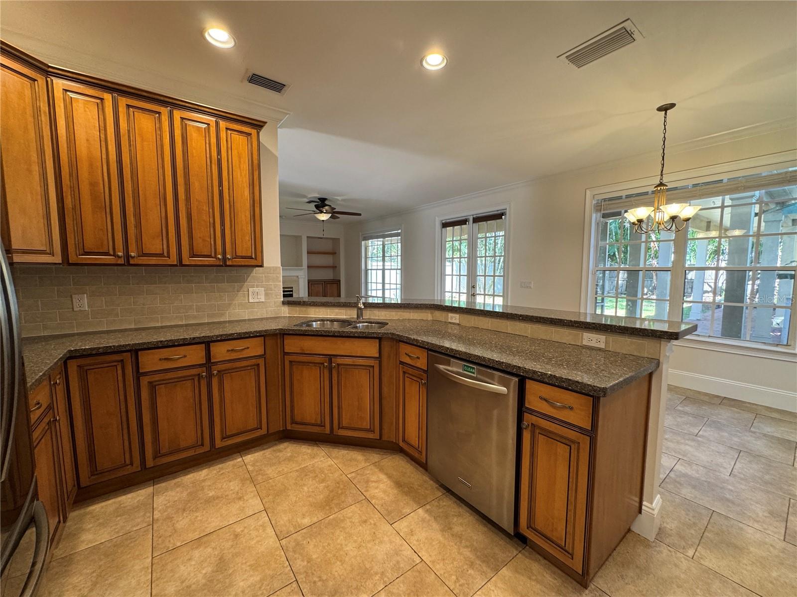 3103 W WAVERLY AVE — photo 14