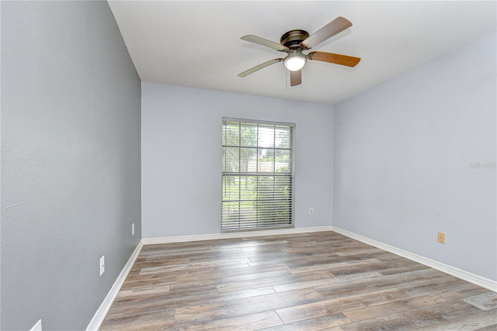 1101 OAKRIDGE MANOR DR — photo 19