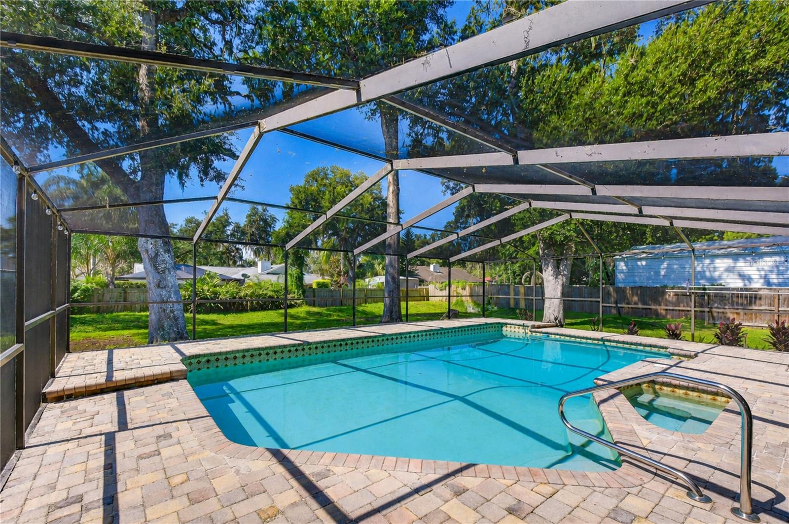 1101 OAKRIDGE MANOR DR — photo 31