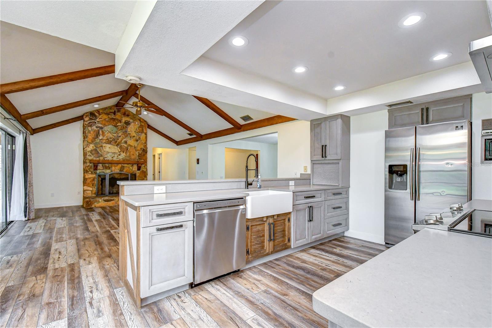 1101 OAKRIDGE MANOR DR — photo 12