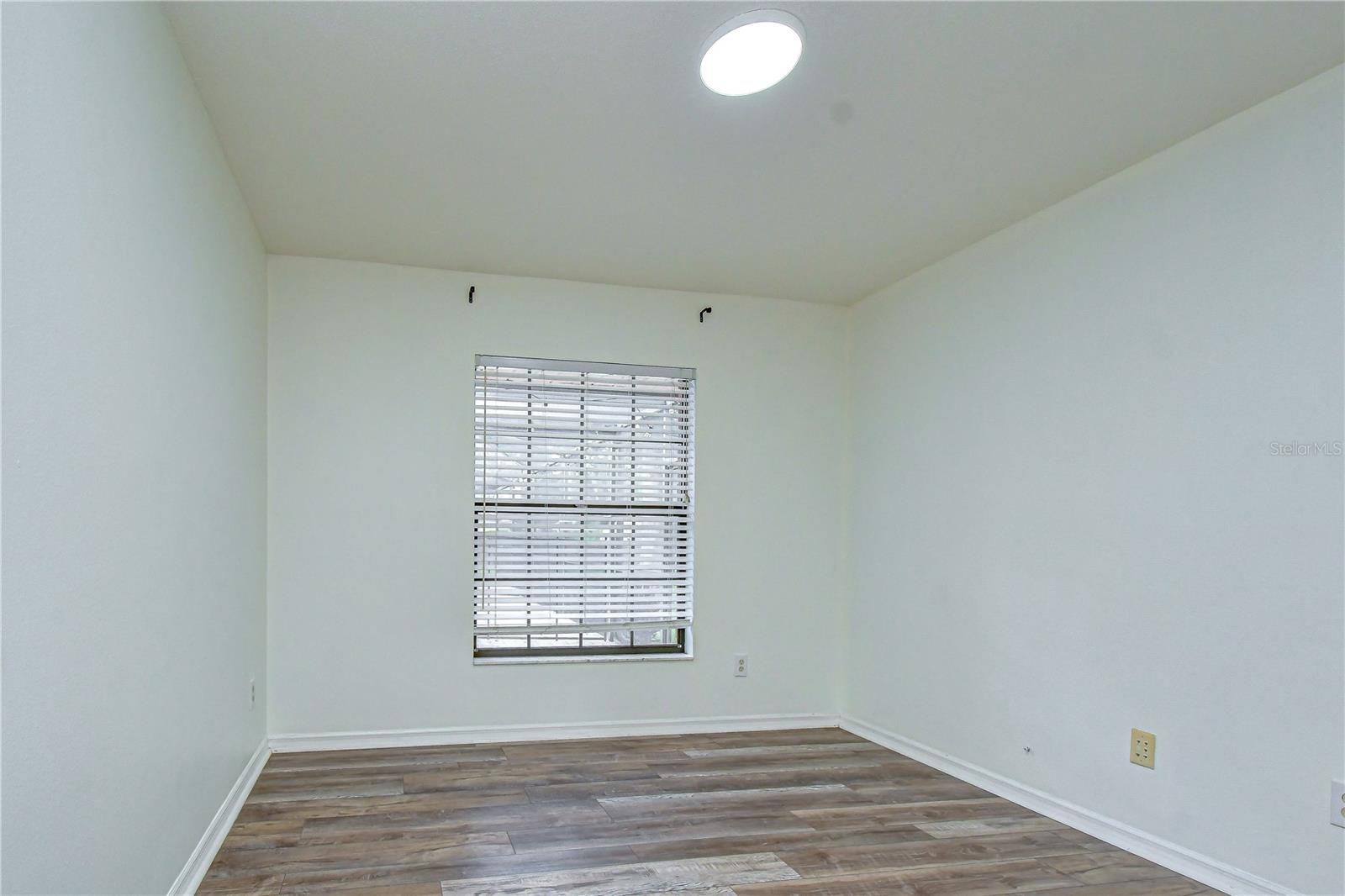1101 OAKRIDGE MANOR DR — photo 21