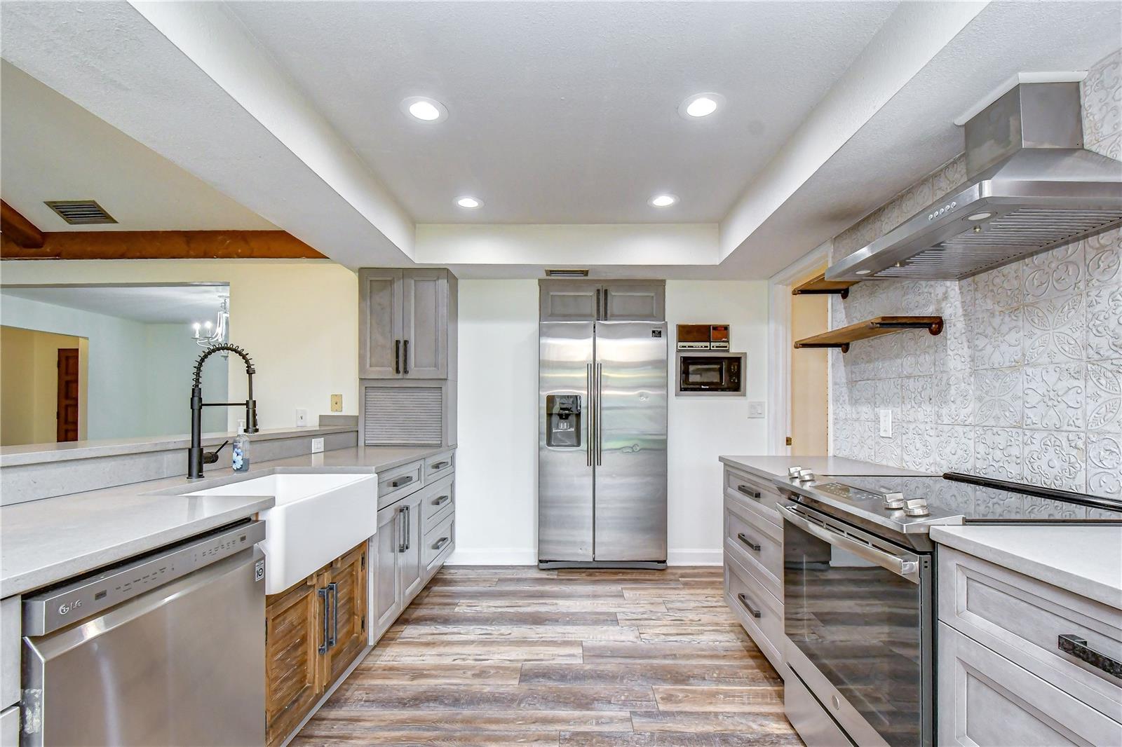 1101 OAKRIDGE MANOR DR — photo 11