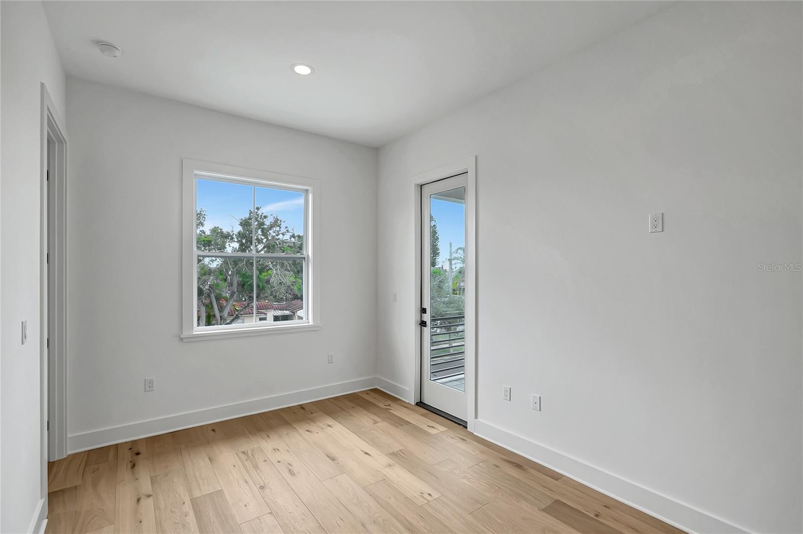 206 CHIPPEWA AVE — photo 44