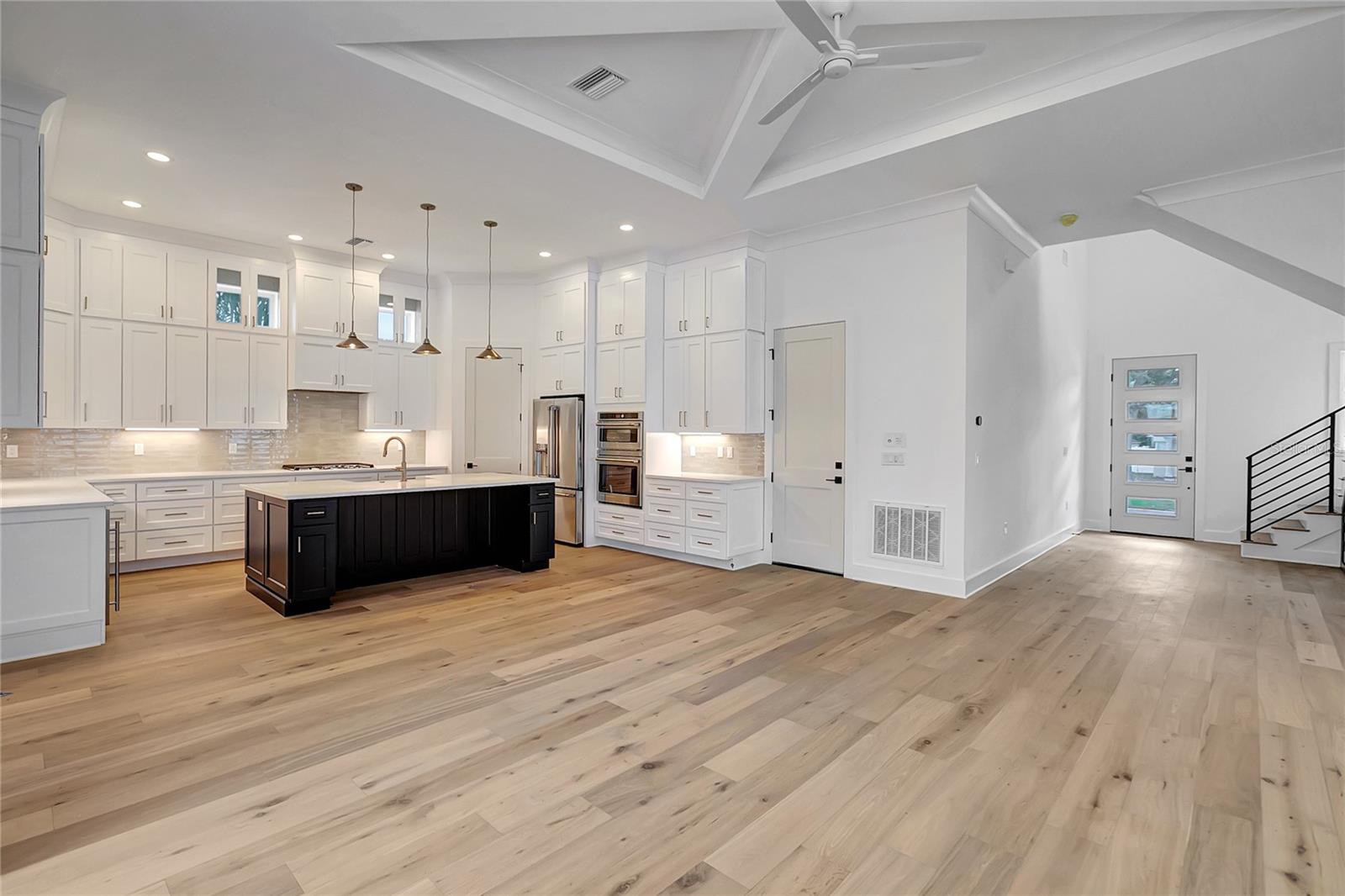 206 CHIPPEWA AVE — photo 25