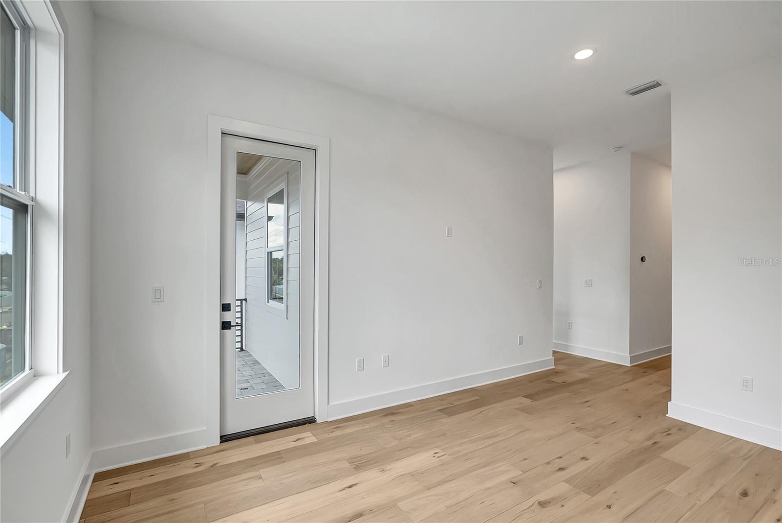 206 CHIPPEWA AVE — photo 45