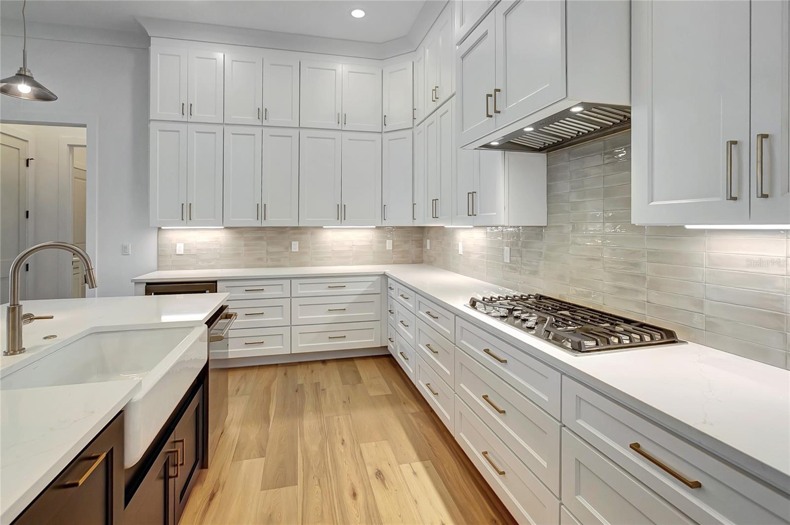 206 CHIPPEWA AVE — photo 29