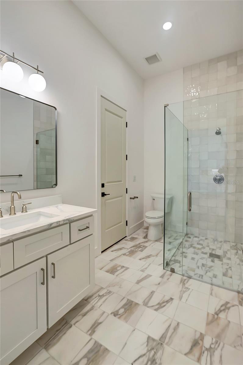 206 CHIPPEWA AVE — photo 35