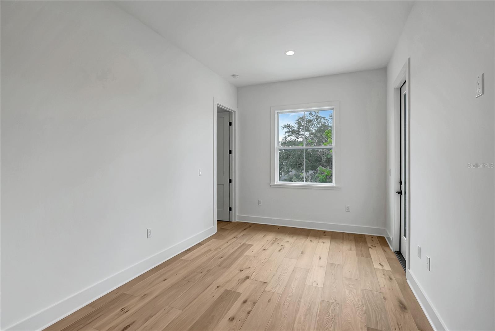 206 CHIPPEWA AVE — photo 43